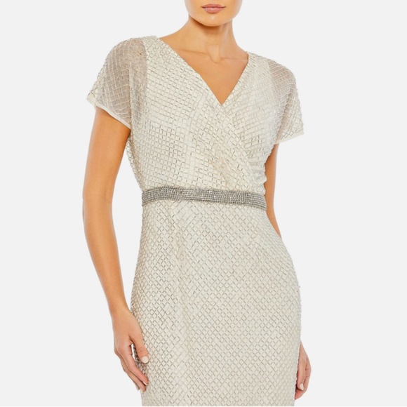 NWT $698 Mac Duggal [ 16 ] Beaded Butterfly‎ Sleeve Column Gown Nude/Silver - Picture 2 of 16